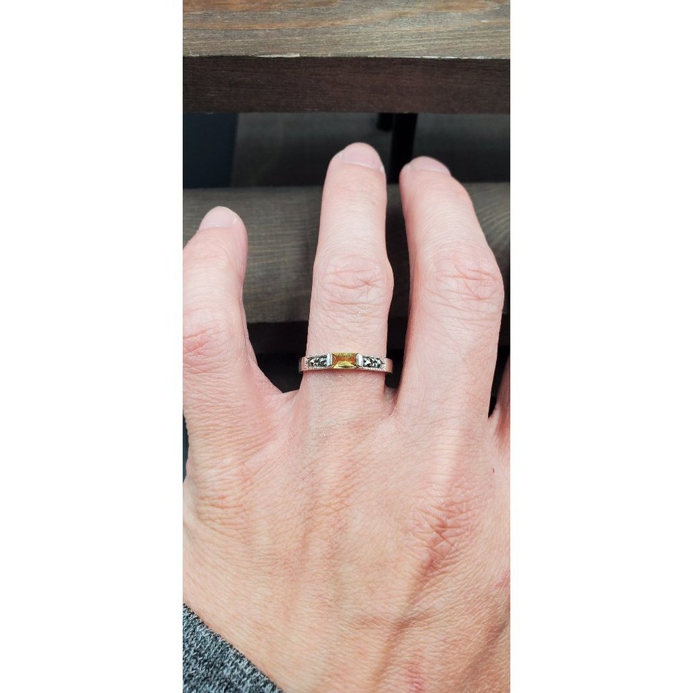 Size 7.75 Sterling Silver Yellow Glass Gem And Marcasite Stone Band Ring - Picture 1 of 6